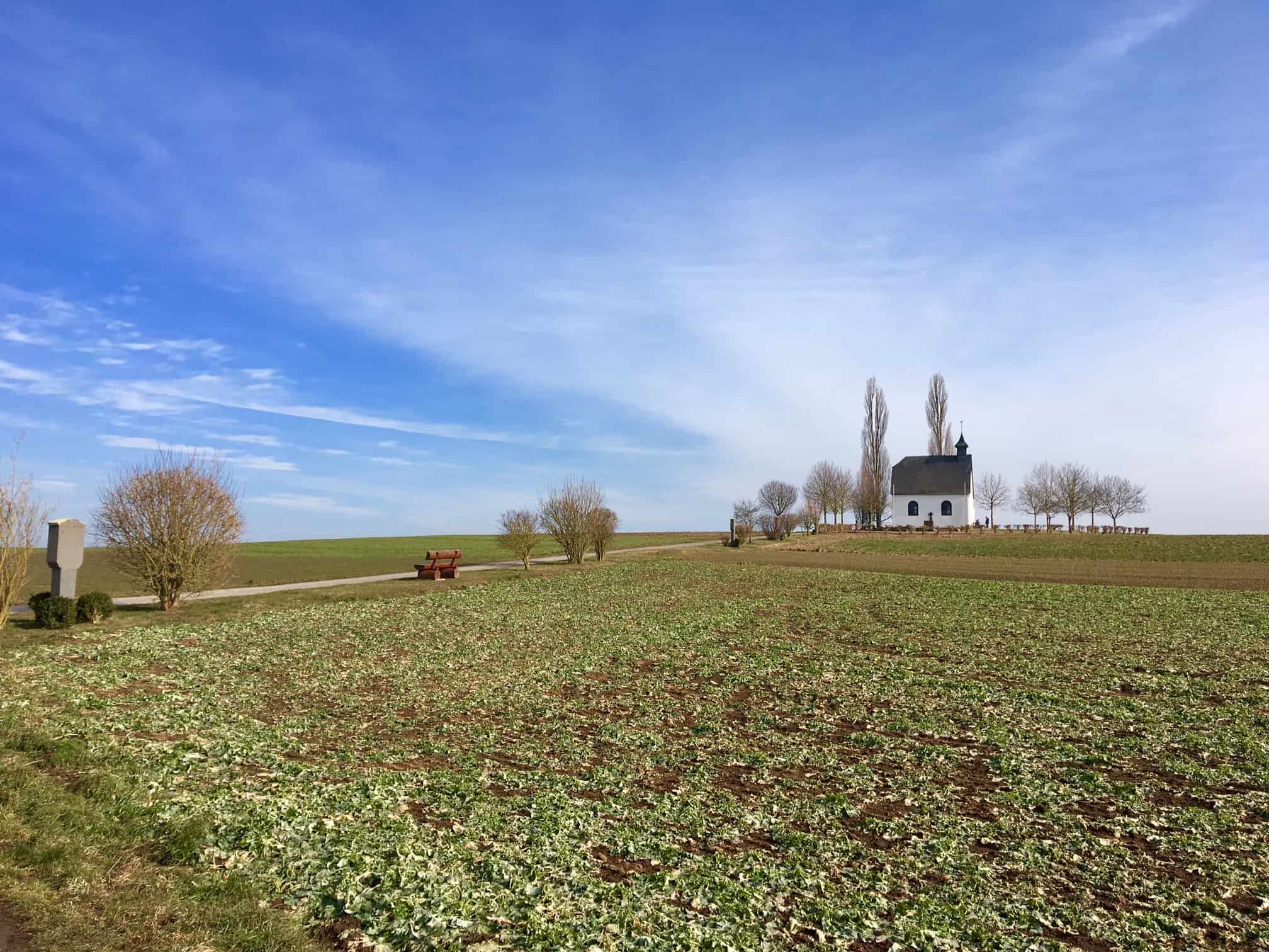 Heilig Kreuz Kapelle Mertloch im Frühjahr