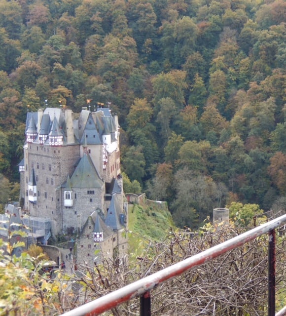 Burg Eltz von oben