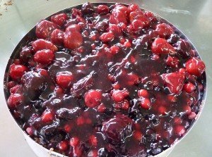 Beeren auf einer Schokotorte