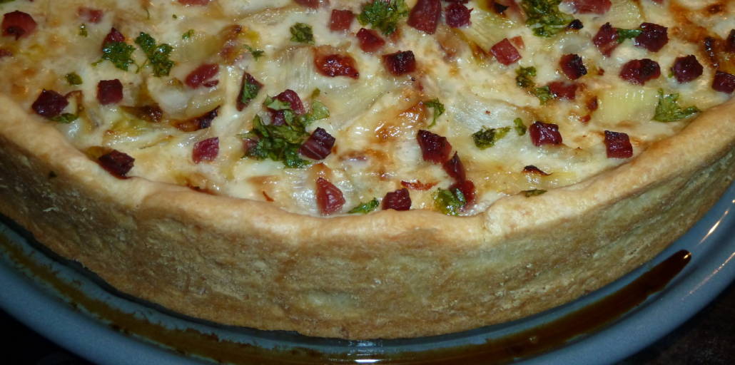 Runde Chicoree-Quiche mit Speck und Petersilie