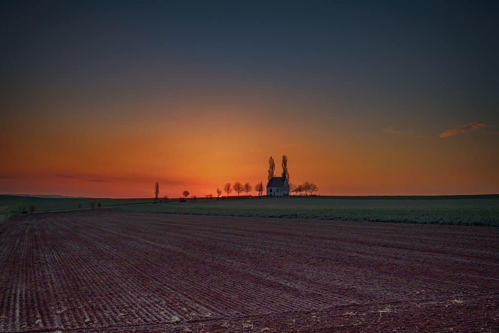 Heilig Kreuz Kapelle Mertloch im Morgenrot