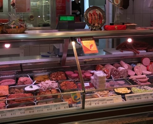 Wursttheke der Metzgerei Karst in Uersfeld