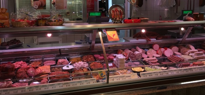Karst, Wursttheke Wursttheke der Metzgerei Karst in Uersfeld