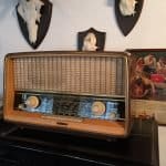 altes Röhrenradio im Nostalgikum in Uersfeld