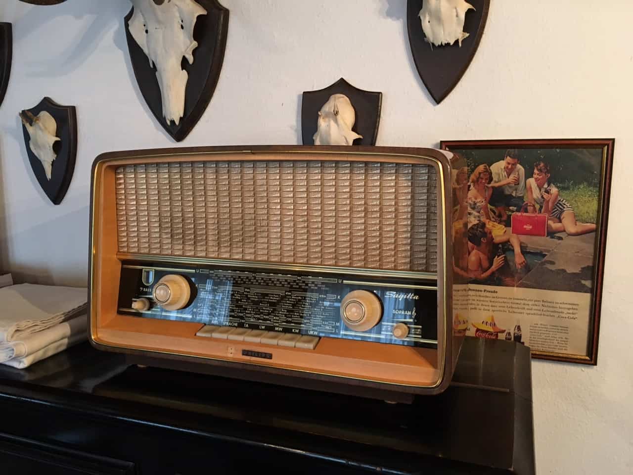 altes Röhrenradio im Nostalgikum in Uersfeld