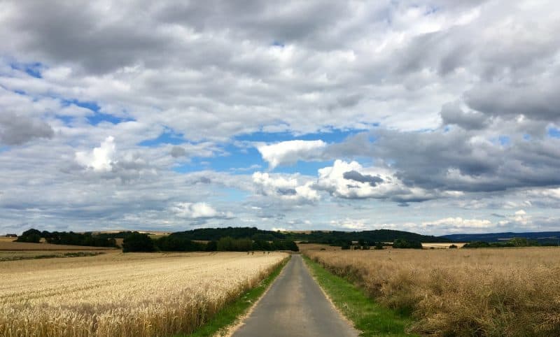 Wolken über dem Maifeld