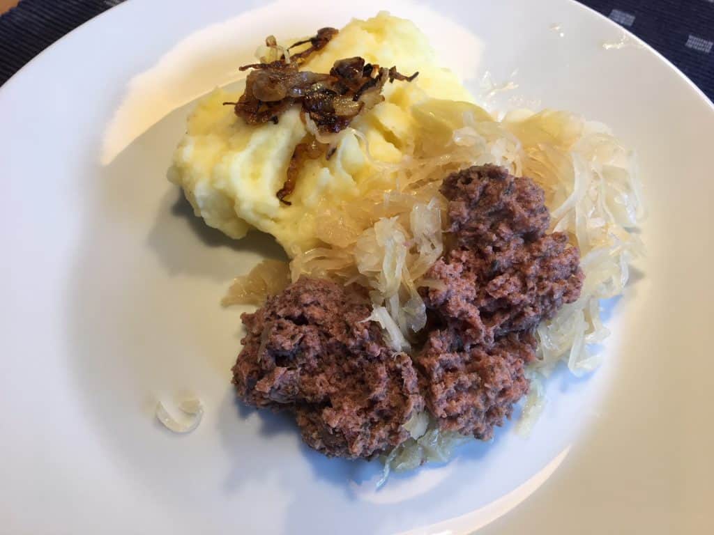 Sauerkraut mit Leberwurst