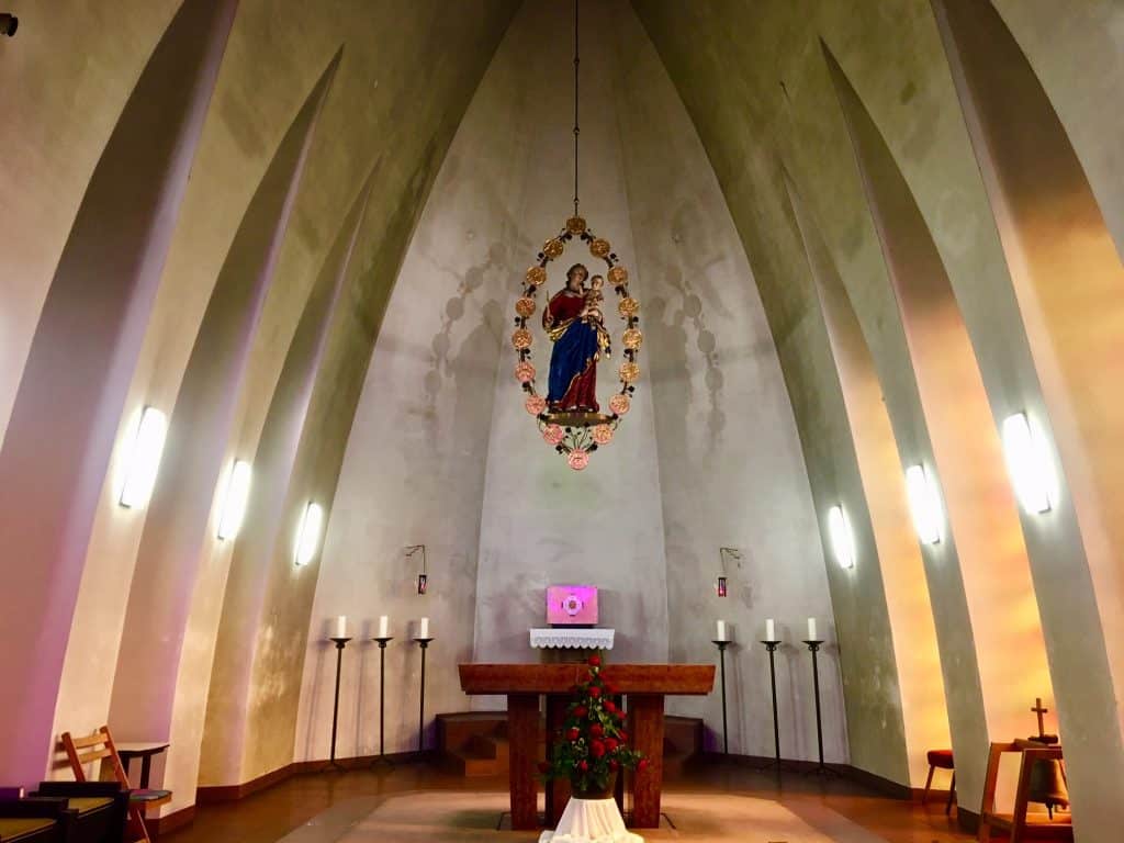 Schwanenkirche Roes, Altarraum