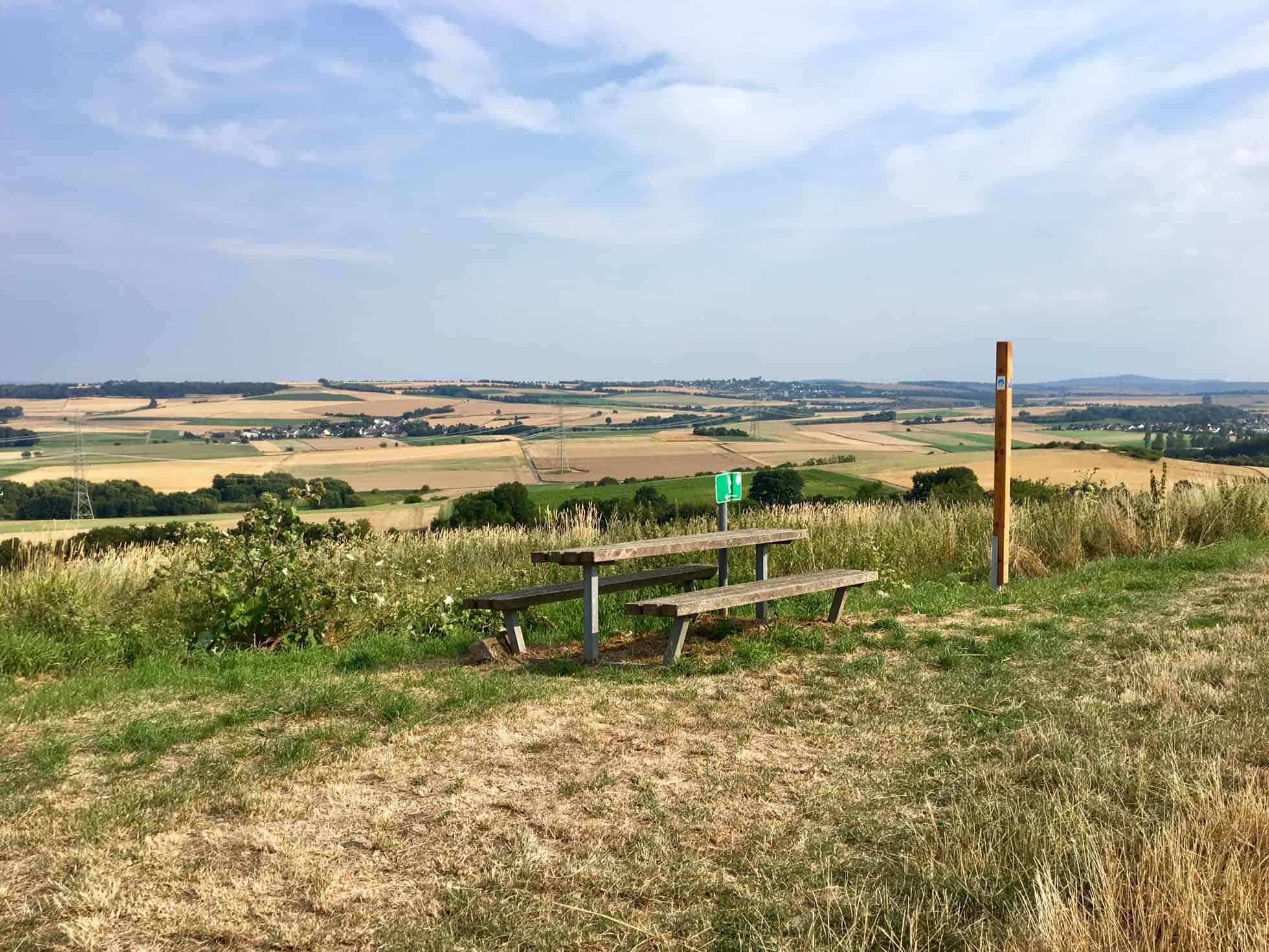 Herrliche Aussichten wie diese gibt es viele auf dem Traumpfädchen Paradiesweg