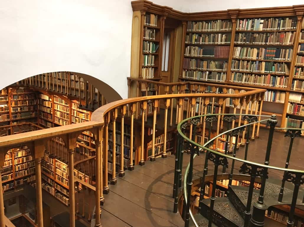 Wendeltreppe der Klosterbibliothek Maria Laach