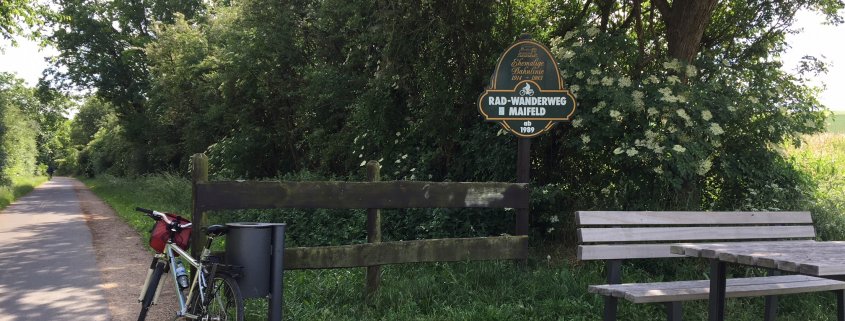 Der Maifeld-Radweg - Landschaft aktiv erleben,Maifeld-Radweg Beschilderung