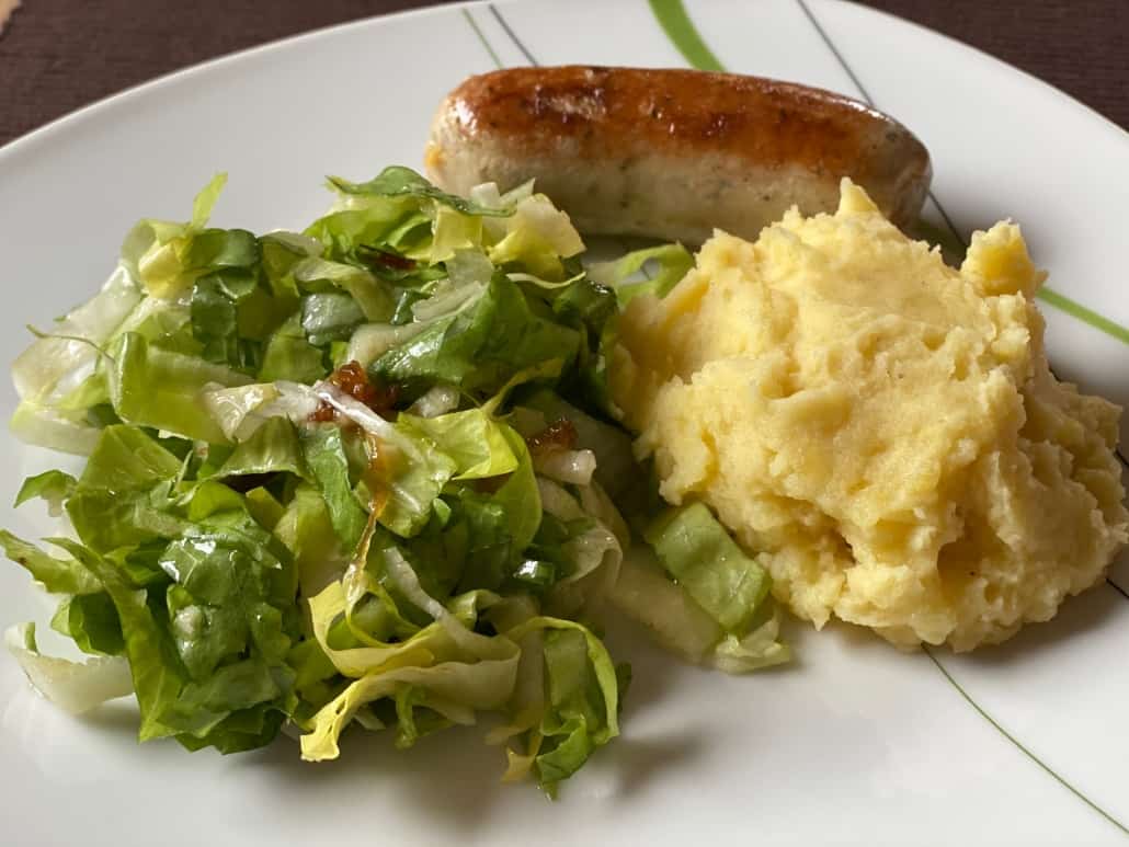 Endivien untereinander mit Bratwurst