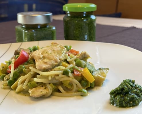 Asiatisches Gemüse mit Bärlauchpesto
