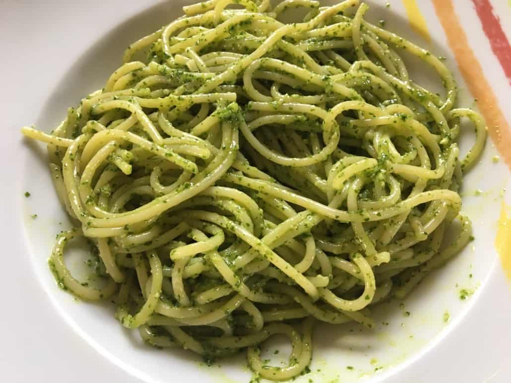 Spaghetti mit Bärlauchpesto