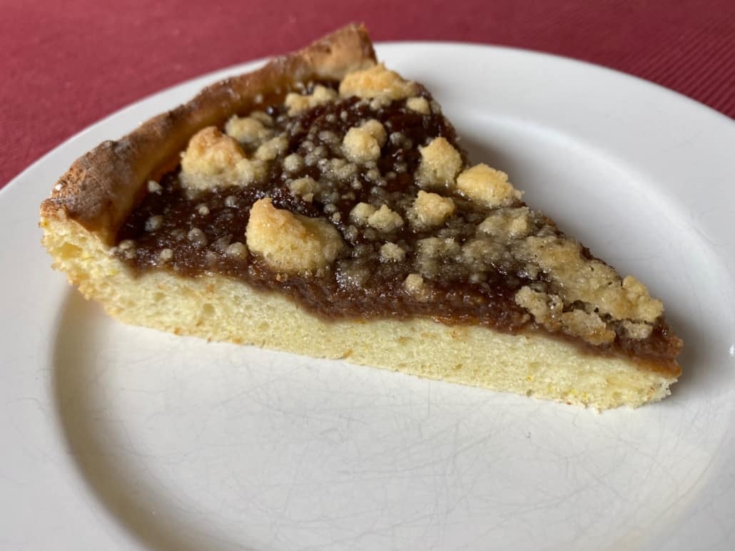 Birrebunnes mit Streusel - traditioneller Birnenkuchen aus er Eifel