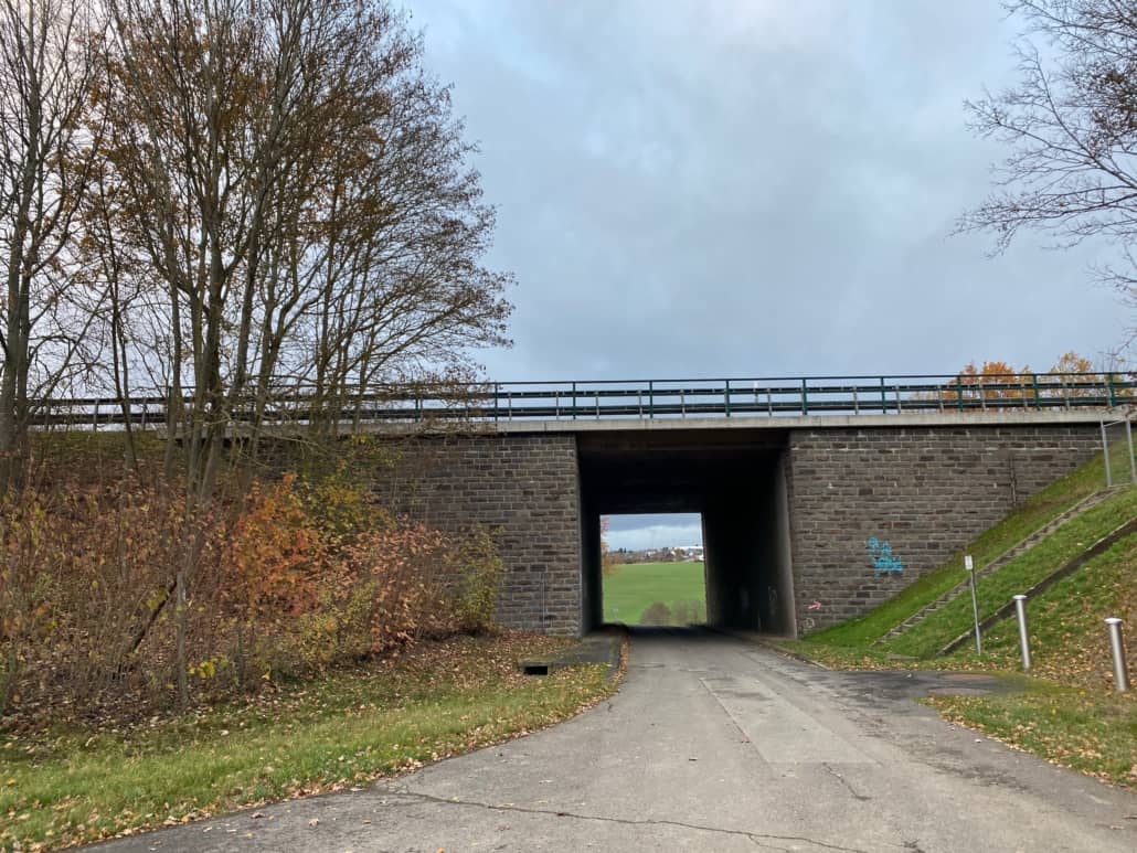 Verstecktes Juwel - Die Klosterruine Mädburg,Autobahnunterführung bei Kehrig