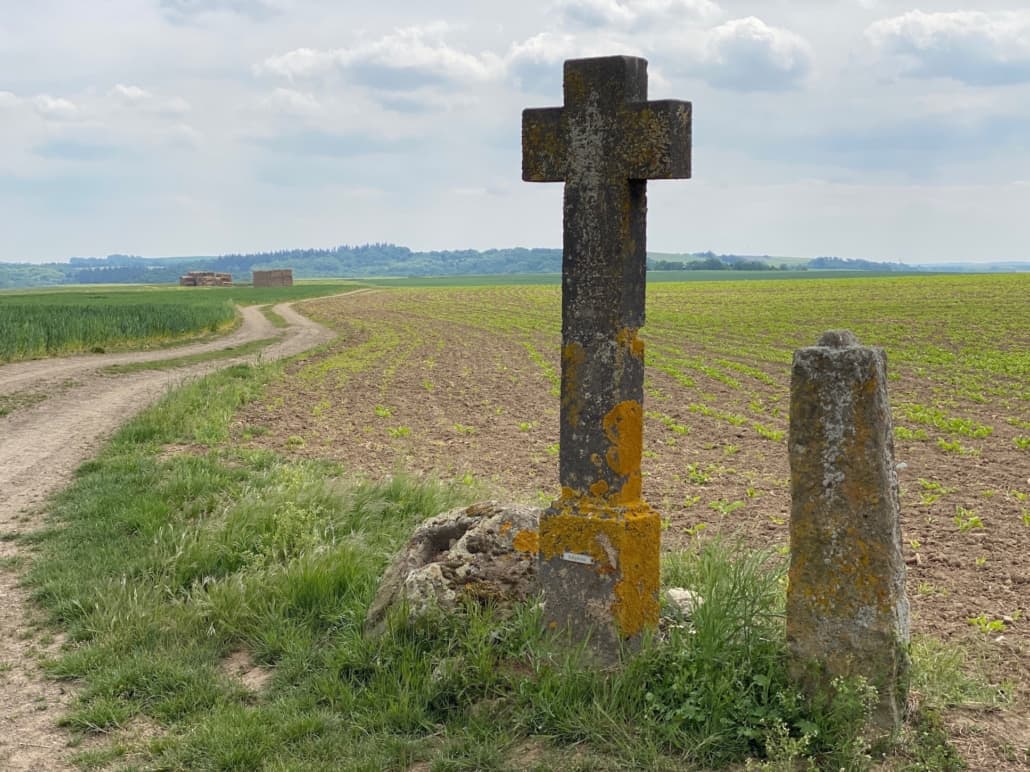 Mystisch und fotogen - Basaltkreuze in der Osteifel, Kreuz bei Welling