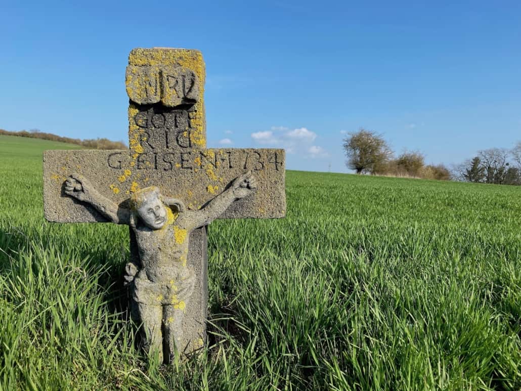 Mystisch und fotogen - Basaltkreuze in der Osteeifel, Basaltkreuz bei Gappenach