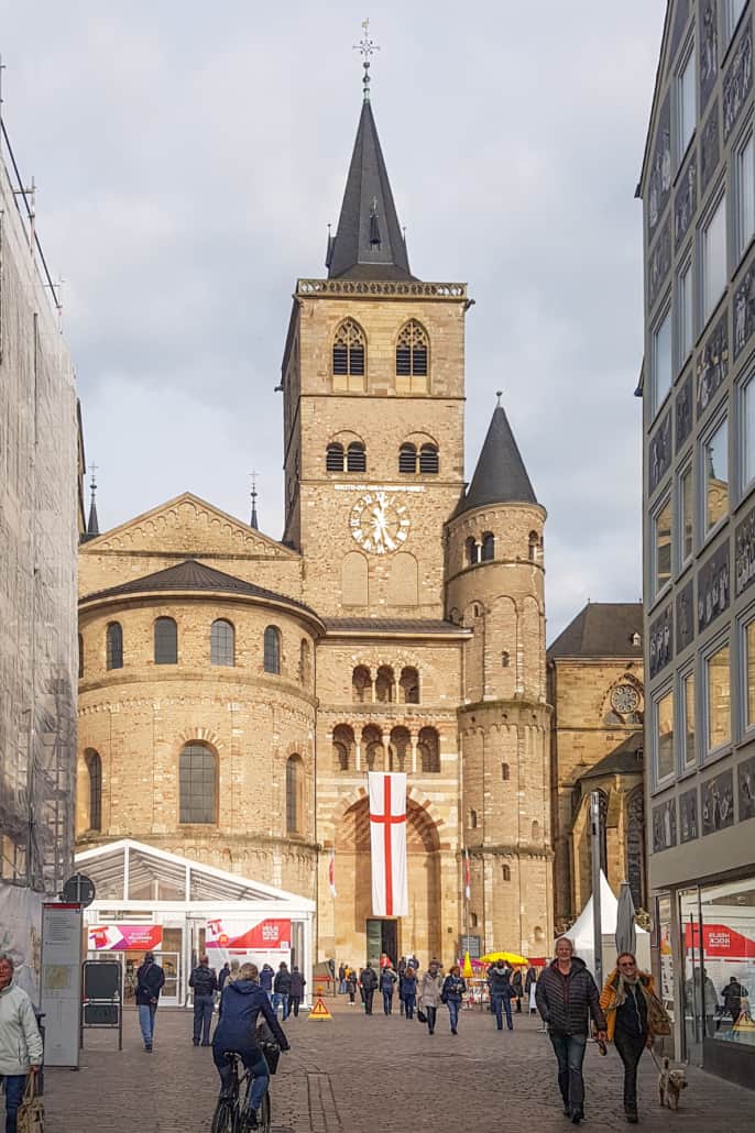 Offene Herzen, offene Türen - Begegnungen auf dem Eifel-Camino,Trierer Dom