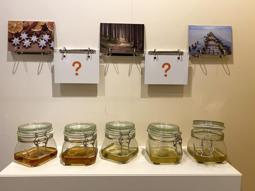 Mitreißende Heimatausstellung im Haus der Geschichte, Duftproben