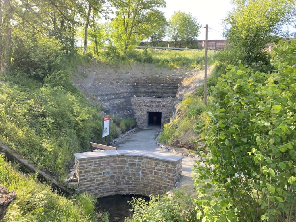 Ulmener Maar-Stollen, Eingang vom Jungferweiher aus gesehen