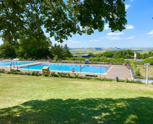 Baden in der Eifel - Das Panorama-Schwimmbad Münstermaifeld