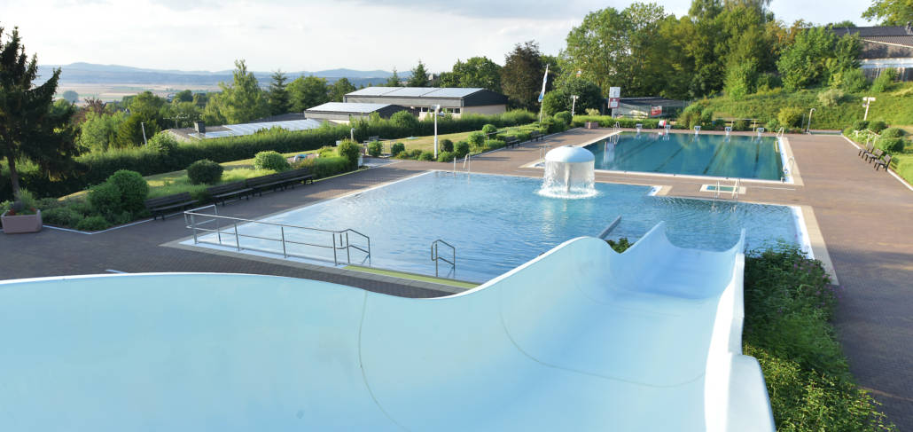 Baden in der Eifel - Das Panoramabad Münstermaifeld