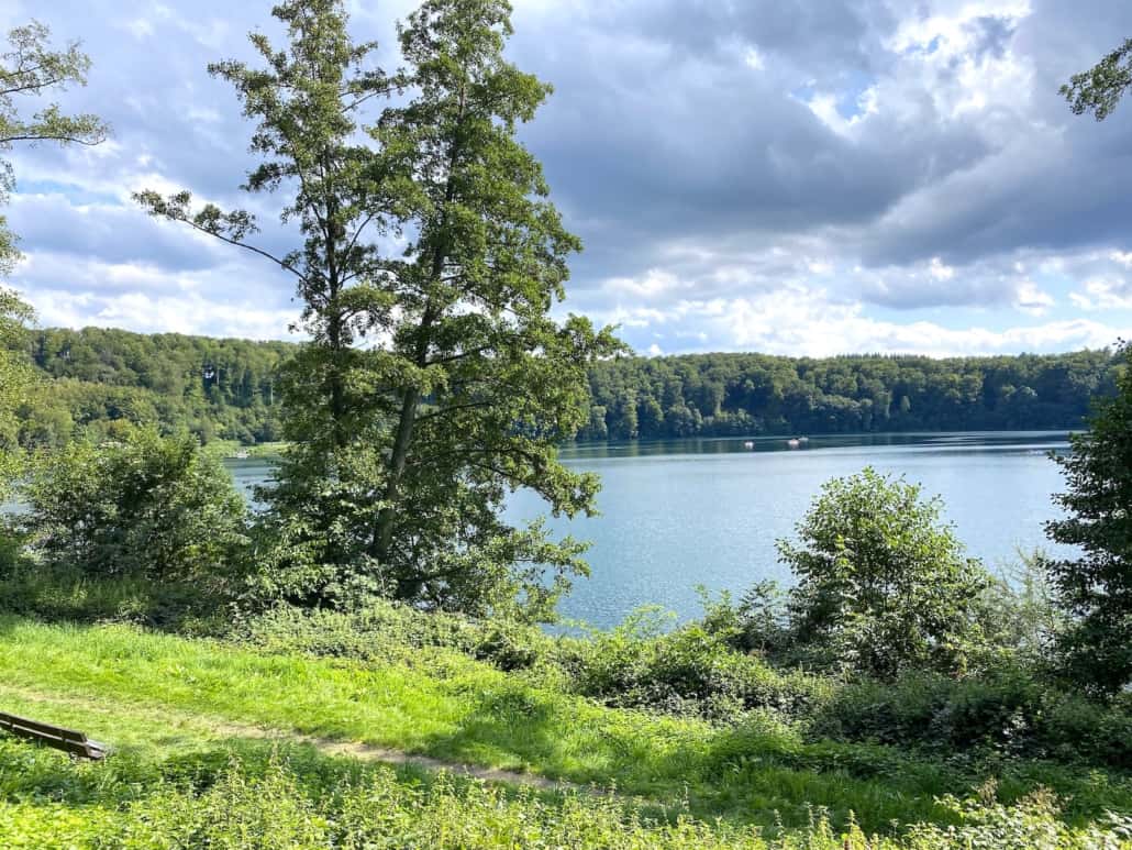 Glasklar - Das Pulvermaar bei Gillenfeld in der Eifel