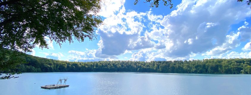 Glasklar - Das Pulvermaar bei Gillenfeld in der Eifel