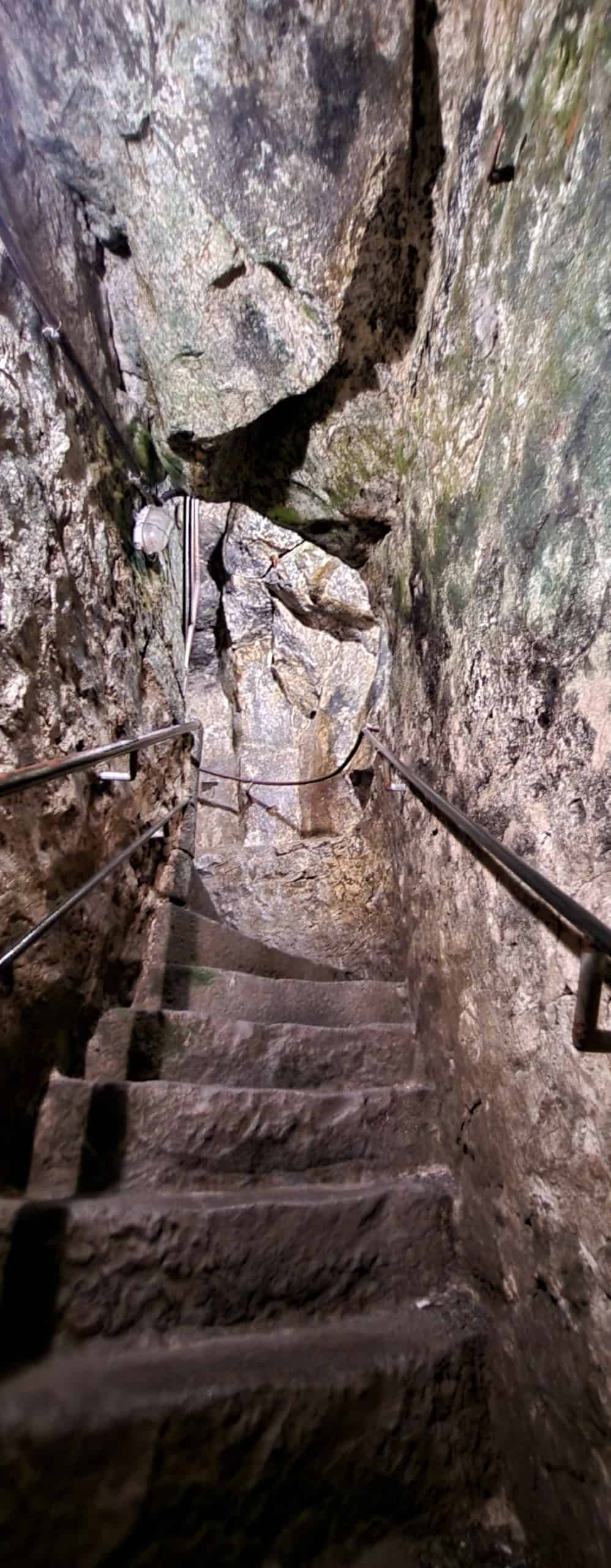 Treppe in den Lavakeller von Mendig